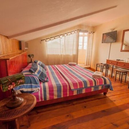 Hotel Posada Los Delfines Bocas del Toro Extérieur photo