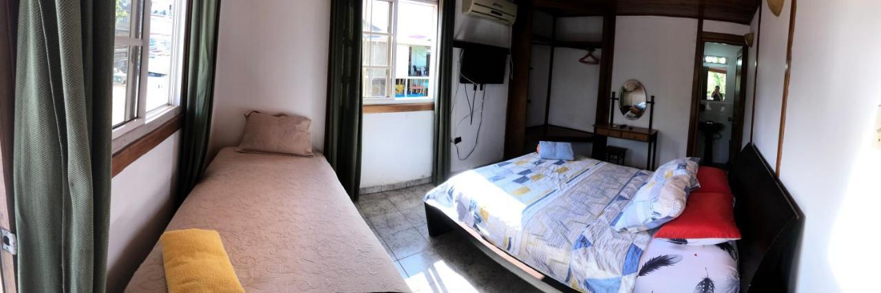 Hotel Posada Los Delfines Bocas del Toro Extérieur photo
