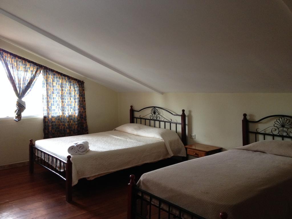 Hotel Posada Los Delfines Bocas del Toro Chambre photo